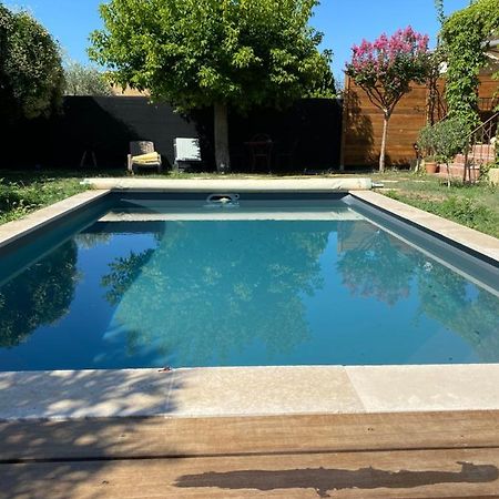 Gite Lou Sabai Au Pied Des Dentelles De Montmirail, Piscine Partagee 아우비그난 외부 사진