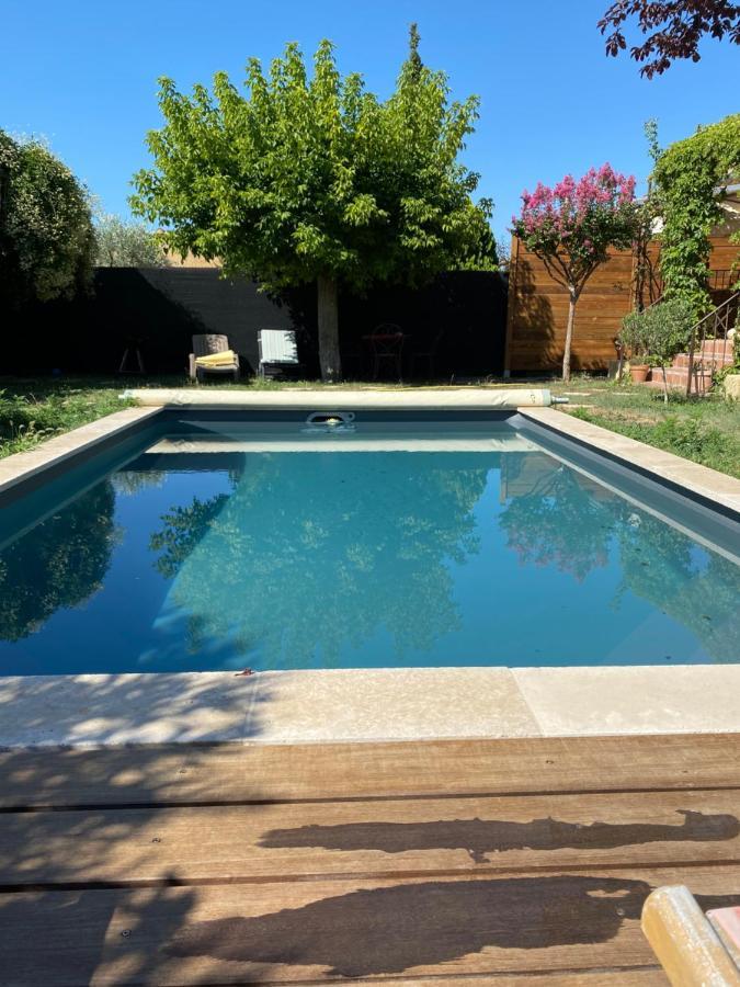 Gite Lou Sabai Au Pied Des Dentelles De Montmirail, Piscine Partagee 아우비그난 외부 사진